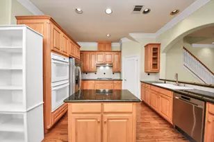 605 W Polk St, Houston, TX 77019 - Photo 11