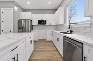 2022 Wavell St, Houston, TX 77088 - Photo 9