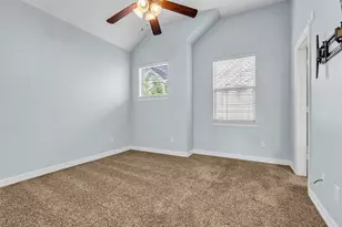 1821 Woodbend Village Ct, Houston, TX 77055 - Photo 19