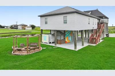 889 Mr G Street, Crystal Beach, TX 77650 - Photo 3