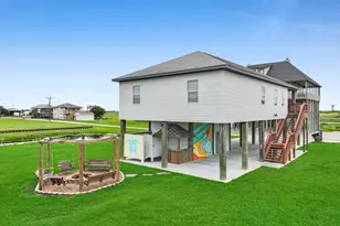 889 Mr G St, Crystal Beach, TX 77650 - Photo 3
