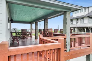 889 Mr G St, Crystal Beach, TX 77650 - Photo 9