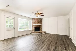 24106 Creekview Dr, Spring, TX 77389 - Photo 3