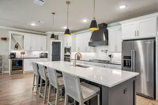 10379 Bourbon Ln, Bryan, TX 77808 - Photo 5