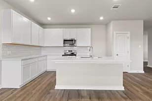 2490 N Heritage Dr, Dayton, TX 77535 - Photo 3