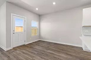 2490 N Heritage Dr, Dayton, TX 77535 - Photo 11