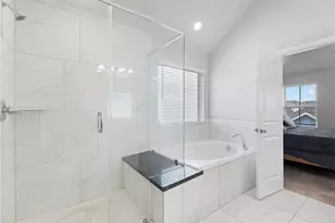 11918 Oakmont Valley Trace, Houston, TX 77051 - Photo 27