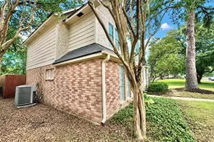 11423 Canyon Trail Dr, Houston, TX 77066 - Photo 3
