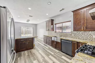 9351 Royal Way Way, Houston, TX 77083 - Photo 11