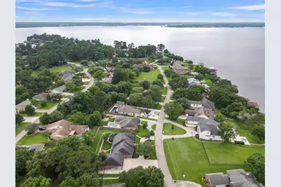 9832 W Shore Drive, Willis, TX 77318 - Photo 35