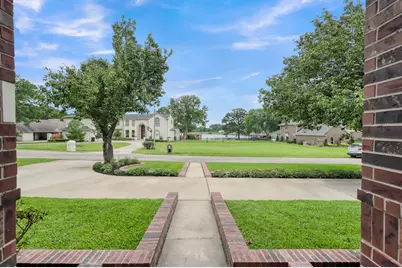 9832 W Shore Drive, Willis, TX 77318 - Photo 5