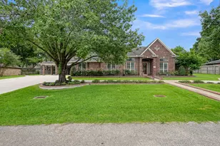 9832 W Shore Dr, Willis, TX 77318 - Photo 1