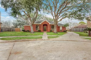 4418 W Thunderwood Cir, Fresno, TX 77545 - Photo 1