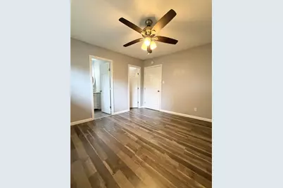 4811 Oakland Street #12, Houston, TX 77023 - Photo 9