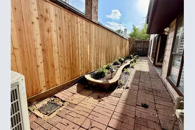 10315 Meadow Lake Lane, Houston, TX 77042 - Photo 15