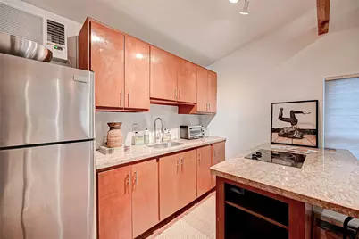 1612 W Alabama Street #B, Houston, TX 77006 - Photo 5