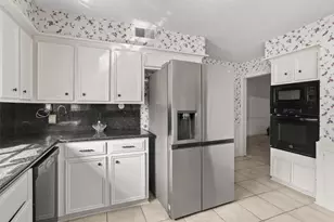 5611 Pebble Springs Dr, Houston, TX 77066 - Photo 19