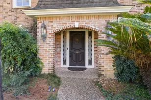 5611 Pebble Springs Dr, Houston, TX 77066 - Photo 5