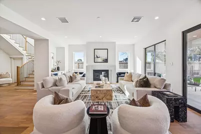 107 E 24th Street, Houston, TX 77008 - Photo 3