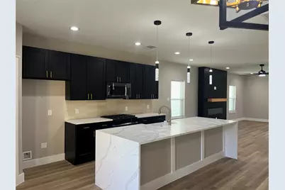 8010 Cora Street, Houston, TX 77088 - Photo 9