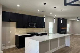 8010 Cora St, Houston, TX 77088 - Photo 9