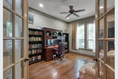 90 Player Oaks Place, The Woodlands, TX 77382 - Photo 11