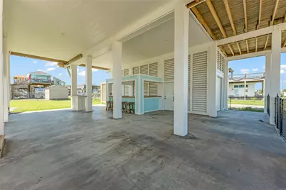 863 S Selwyn Road, Crystal Beach, TX 77650 - Photo 25