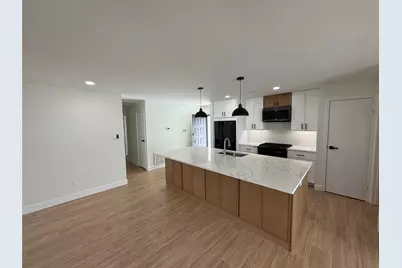 1 Redberry Court, The Woodlands, TX 77381 - Photo 3