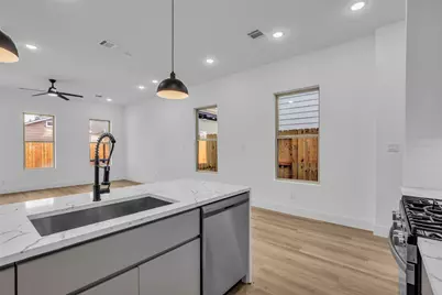 1506 Griffin Street, Houston, TX 77009 - Photo 9
