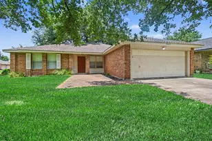 16715 Manowar Ln, Friendswood, TX 77546 - Photo 1