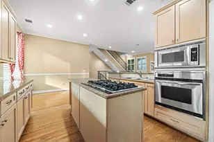 2604 Chenevert St, Houston, TX 77004 - Photo 1