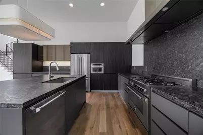 11107 Savannah Oaks Lane, Houston, TX 77043 - Photo 17