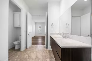 11107 Savannah Oaks Ln, Houston, TX 77043 - Photo 27