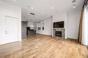 11107 Savannah Oaks Ln, Houston, TX 77043 - Photo 11