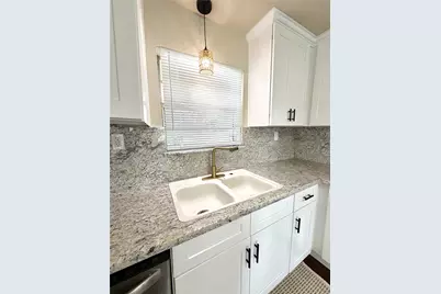 1410 N Gulf Boulevard, Freeport, TX 77541 - Photo 13