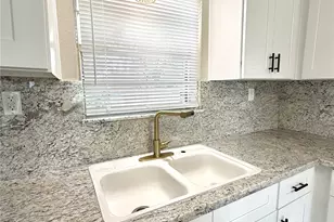 1410 N Gulf Blvd, Freeport, TX 77541 - Photo 13