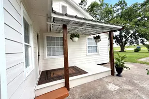 1410 N Gulf Blvd, Freeport, TX 77541 - Photo 5