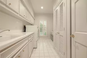 983 S Post Oak Ln, Houston, TX 77056 - Photo 41