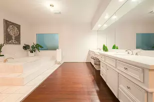 983 S Post Oak Ln, Houston, TX 77056 - Photo 33