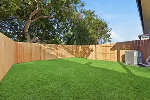 4653 Phlox St, Houston, TX 77051 - Photo 11