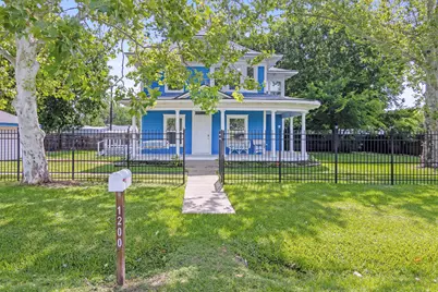 1200 4th Street, Palacios, TX 77465 - Photo 1