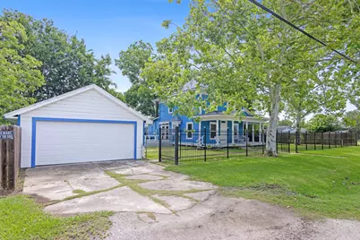 1200 4th Street, Palacios, TX 77465 - Photo 3