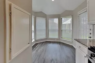 2010 Creekshire Dr, Sugar Land, TX 77478 - Photo 5