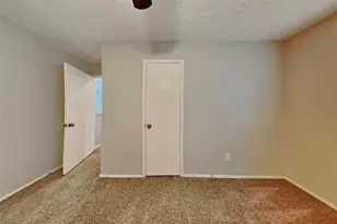 2010 Creekshire Dr, Sugar Land, TX 77478 - Photo 13