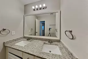 2010 Creekshire Dr, Sugar Land, TX 77478 - Photo 15