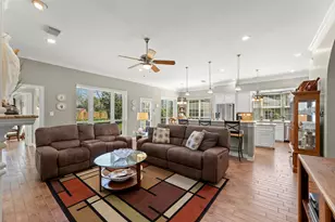 4907 Rutherford Ct, Sugar Land, TX 77479 - Photo 9