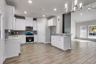 101 Chestnut St, Brazoria, TX 77422 - Photo 3