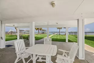 9920 Airways Ln, Galveston, TX 77554 - Photo 27