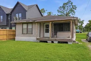 7952 Bonaire St, Houston, TX 77028 - Photo 1