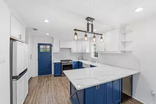 2044 Des Jardines St, Houston, TX 77023 - Photo 15